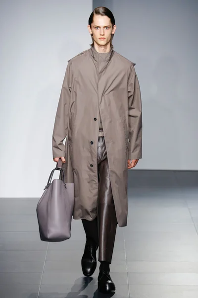 Look 19